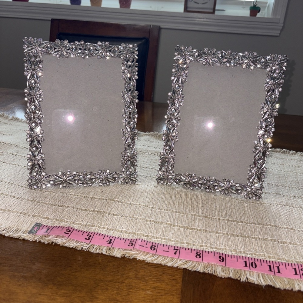 nicole miller Set Of Two Rhinestone 5‎ x 7 Picture Frames